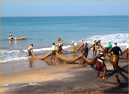 Pescatori e reti in India